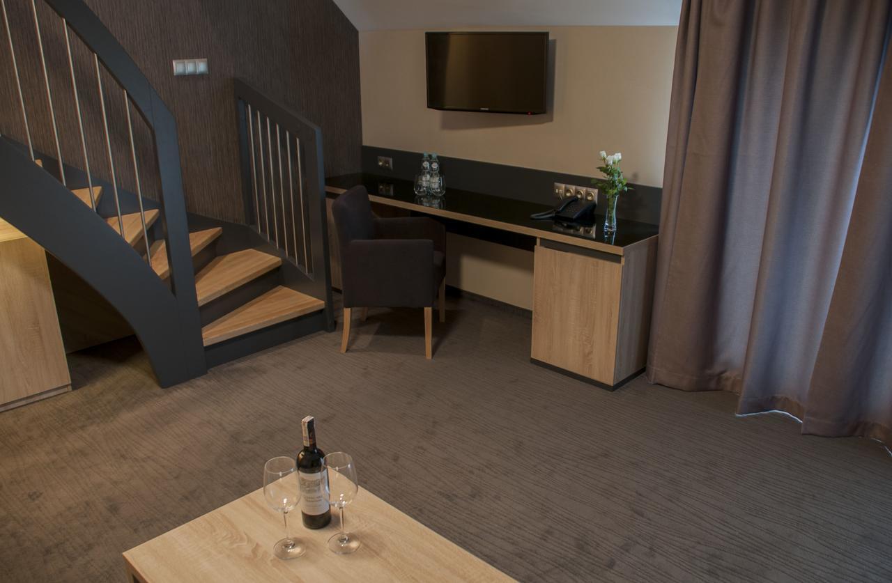 Hotel Jakuszyce Sport & Spa ชกลาร์สกา ปอเรมบา ภายนอก รูปภาพ